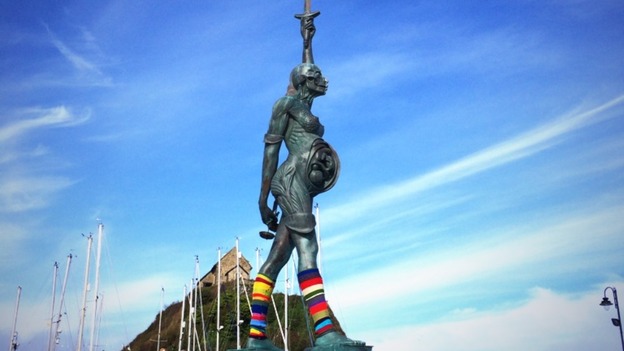 verity-yarnbomb.jpg